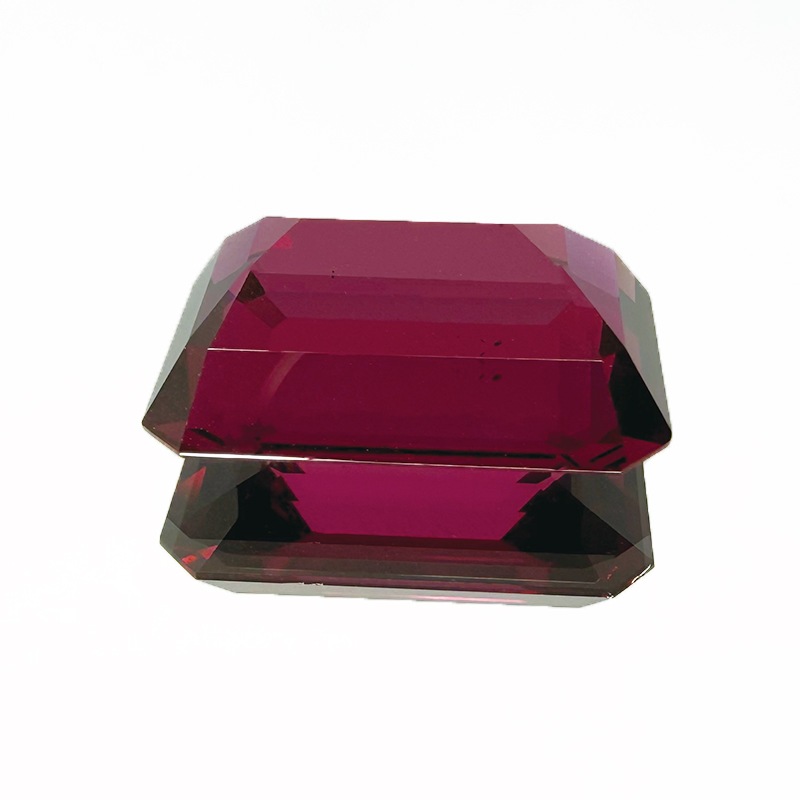 10009776：ロードライトガーネット 15.0×10.7mm 9.96ct