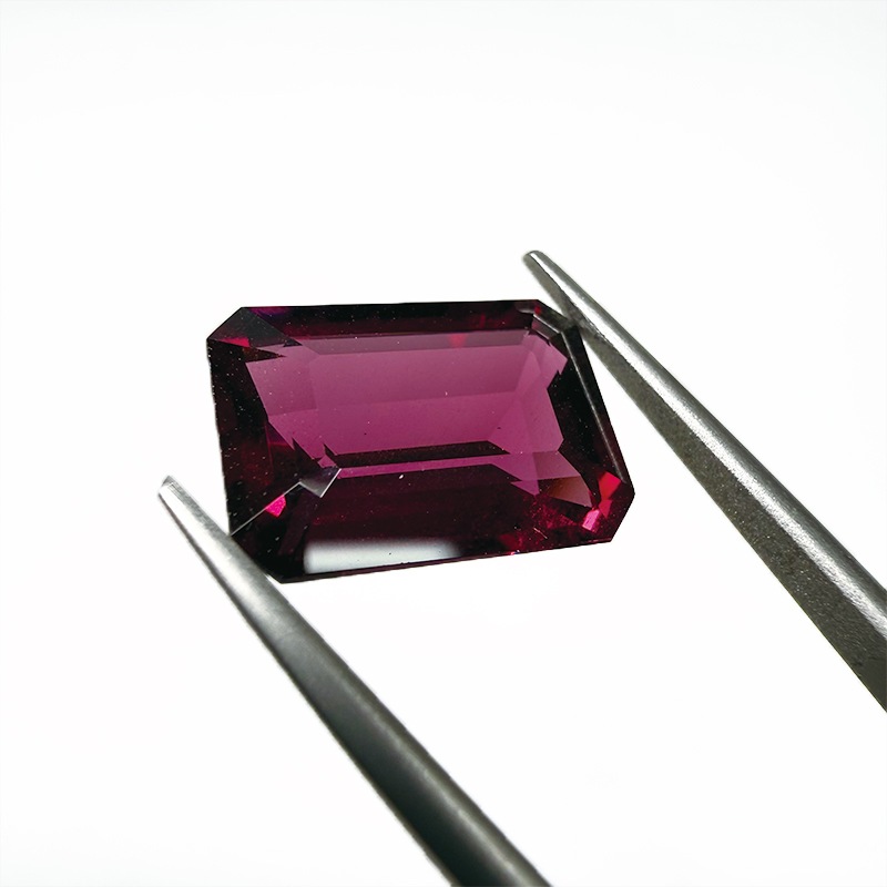 10009776：ロードライトガーネット 15.0×10.7mm 9.96ct