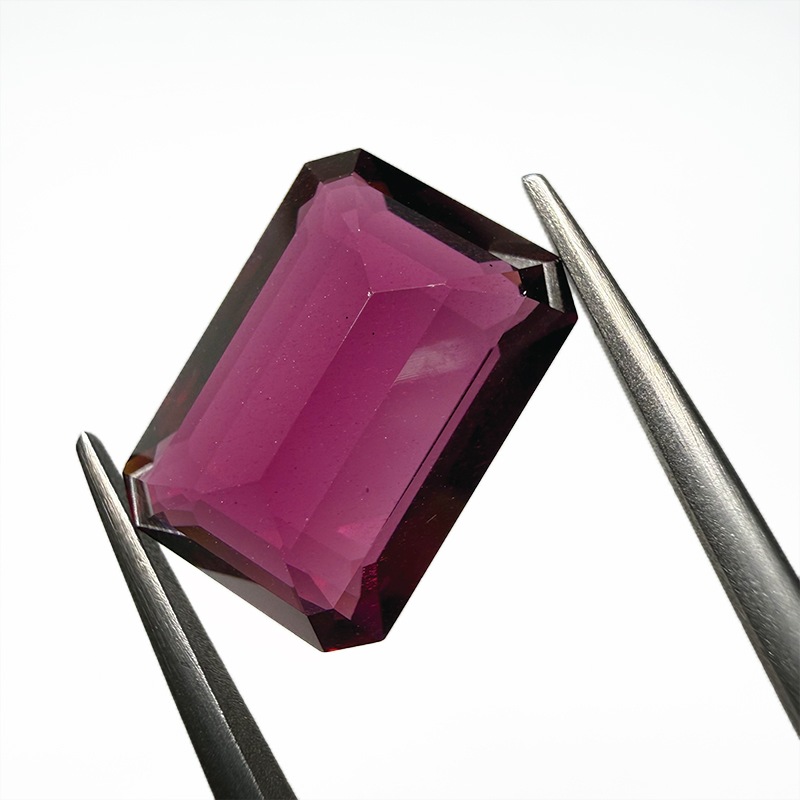 10009776：ロードライトガーネット 15.0×10.7mm 9.96ct