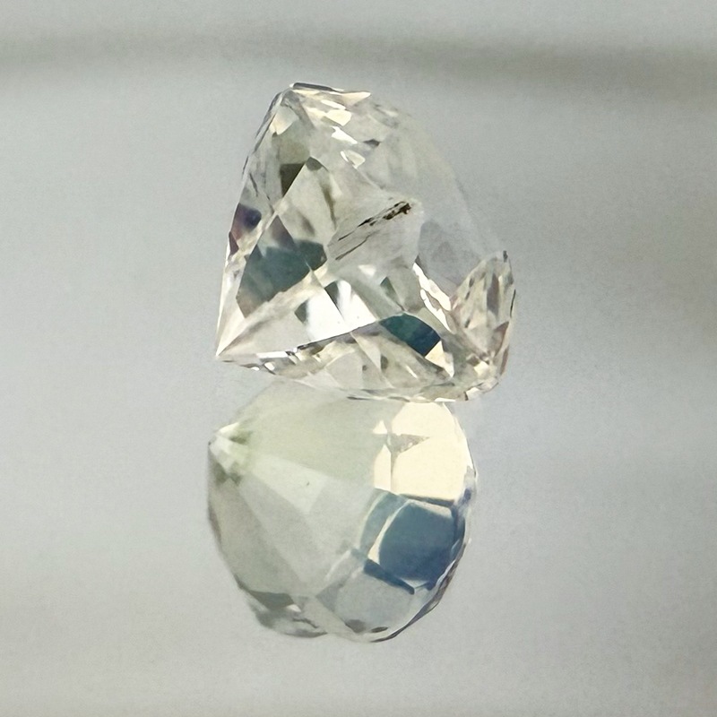 10009834：ラブラドライト 7.3×6.9mm 1.62ct