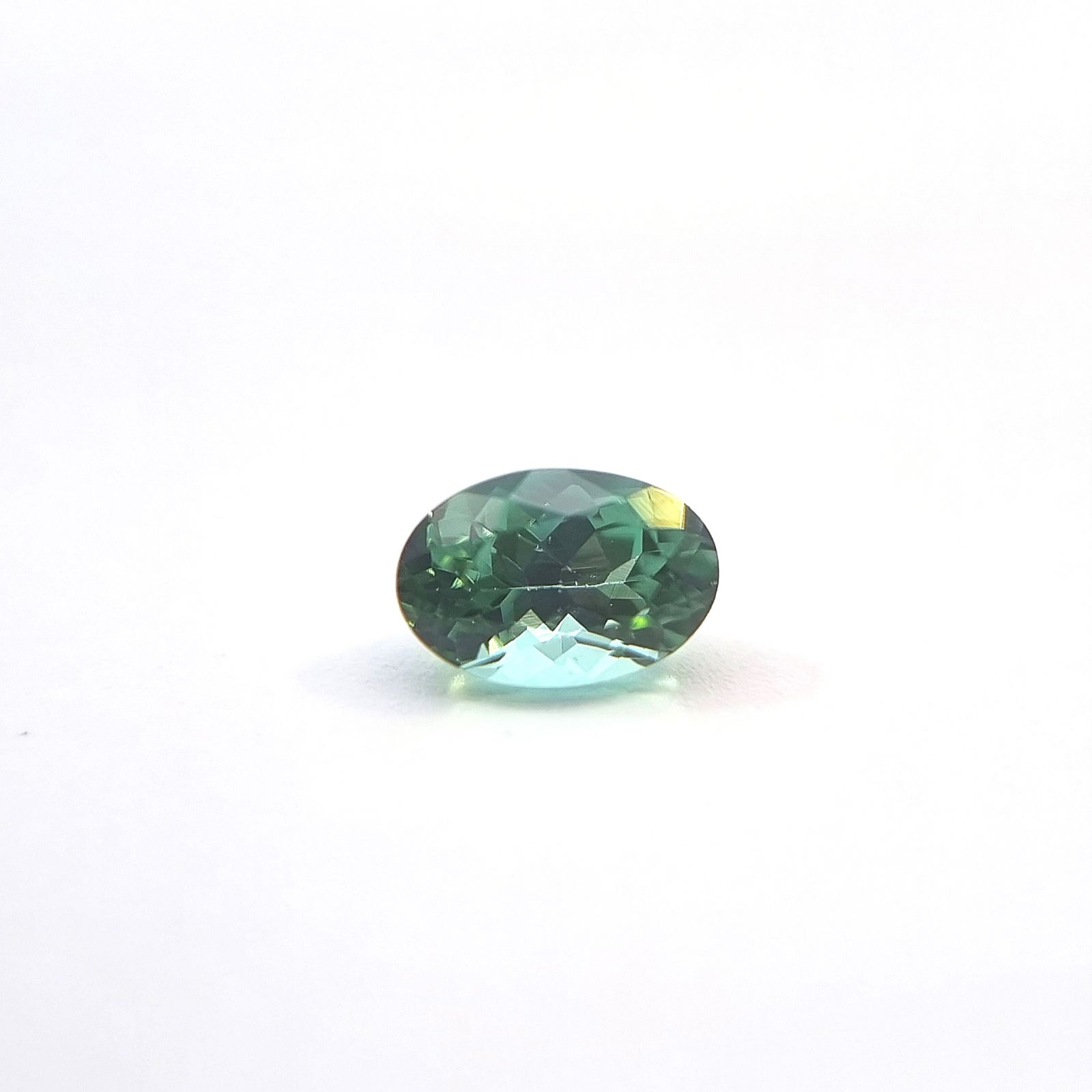 No.10001295：トルマリン　OV 6.0×4.1ｍｍ 0.59ct