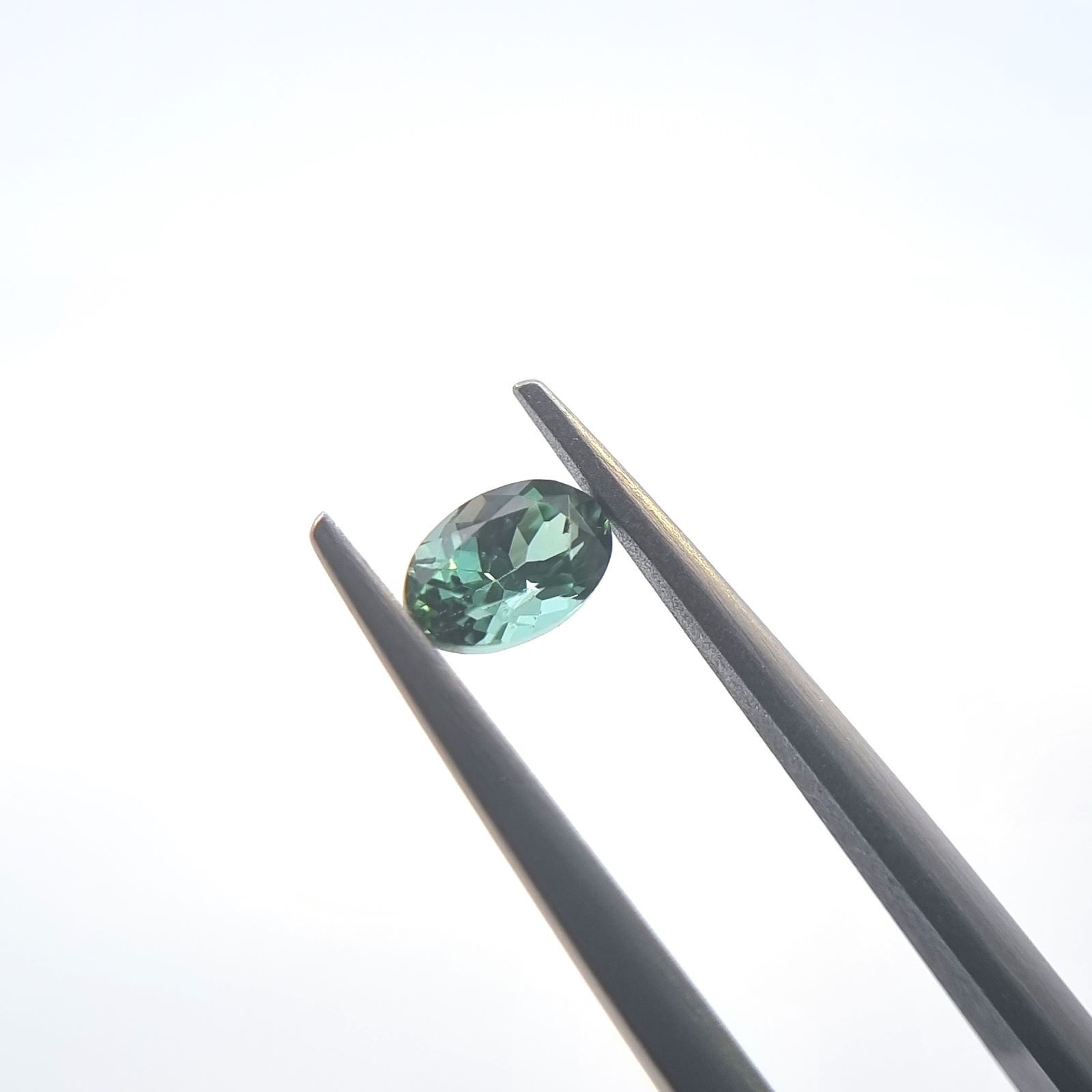 No.10001295：トルマリン　OV 6.0×4.1ｍｍ 0.59ct