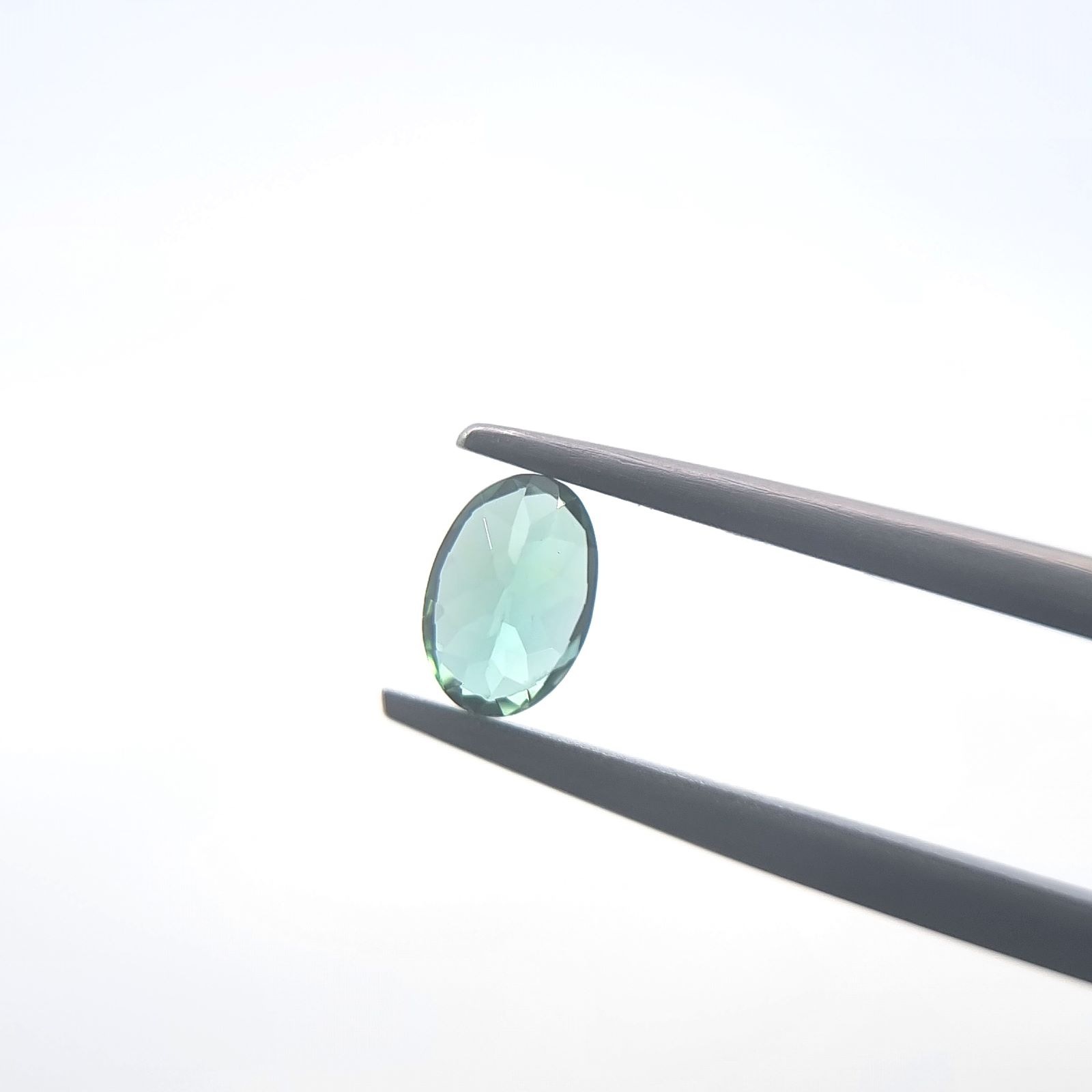 No.10001295：トルマリン　OV 6.0×4.1ｍｍ 0.59ct