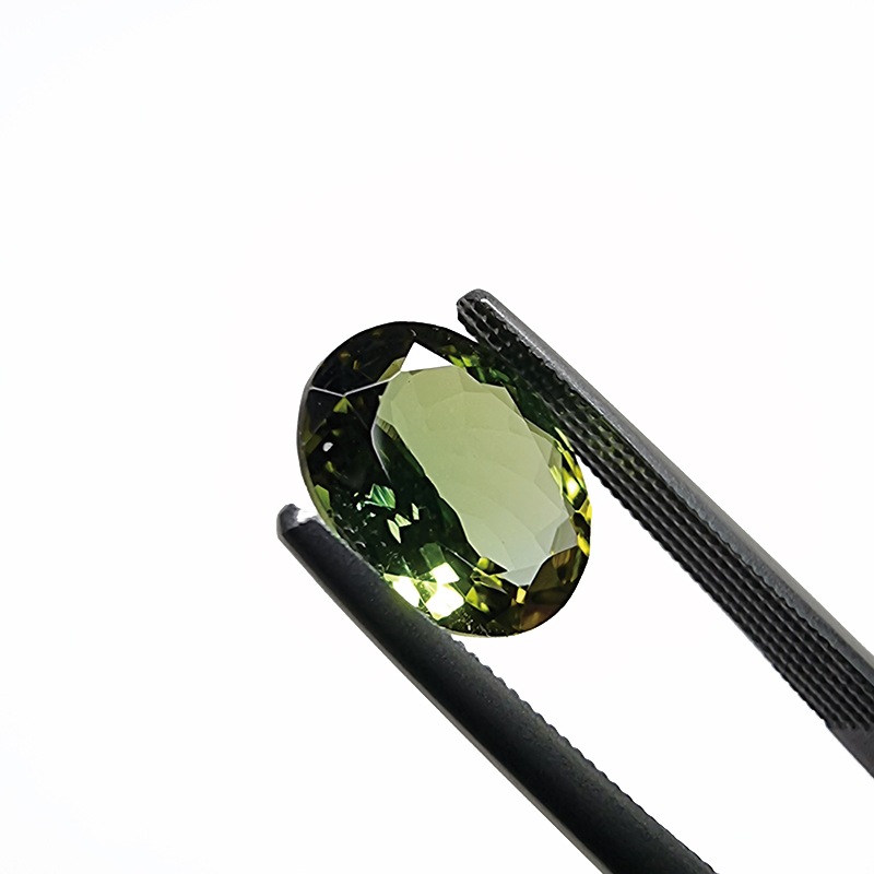 トルマリン　OV　9.8mm × 7.8mm　2.27ct