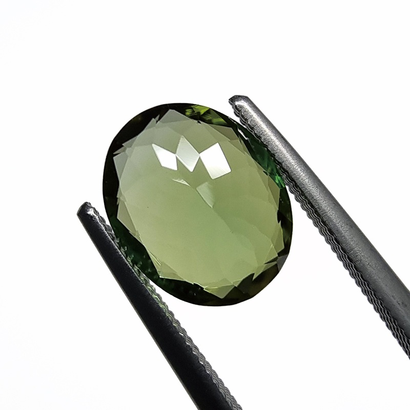 トルマリン　OV　9.8mm × 7.8mm　2.27ct