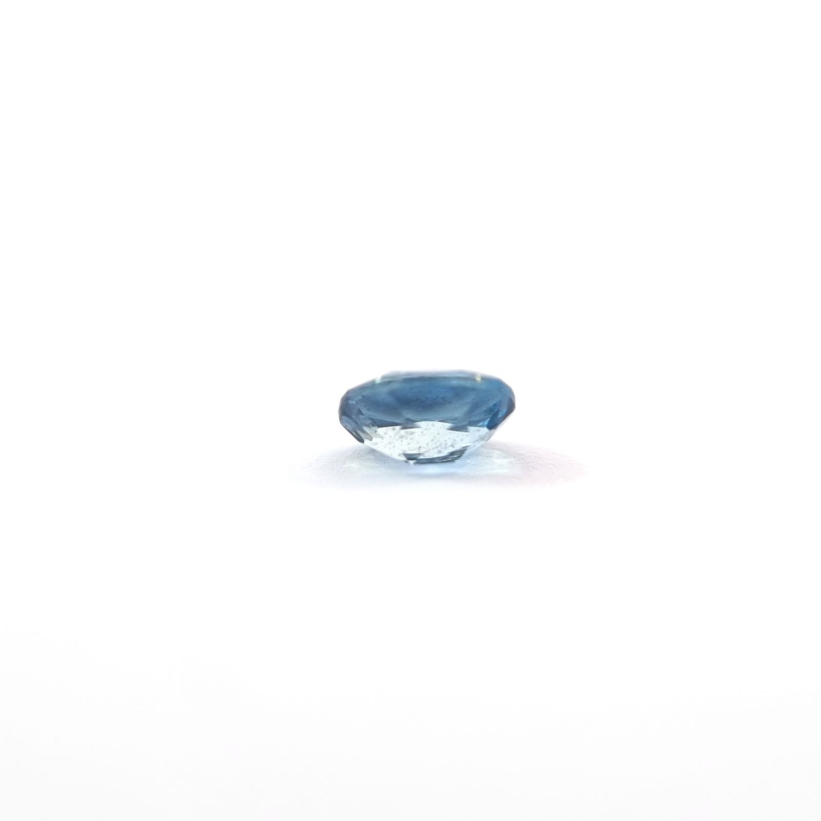 10007195：アクアマリン　OV　4.0×3.1ｍｍ　0.16ct