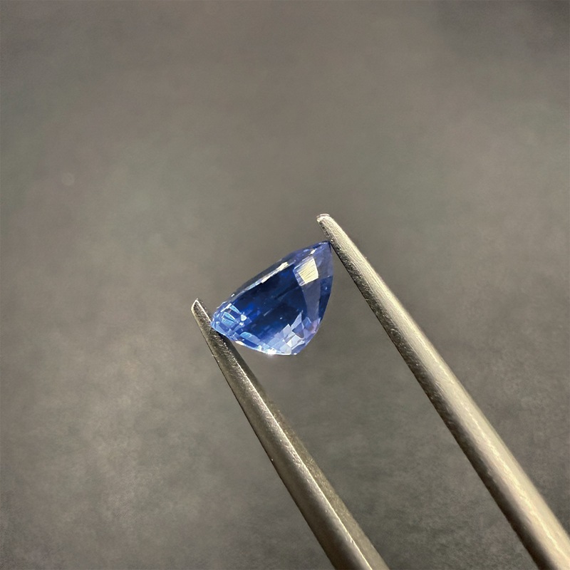 10008116：コーンフラワーサファイア　 PS　7.5×4.4ｍｍ 1.11ct　AIGS鑑別付き