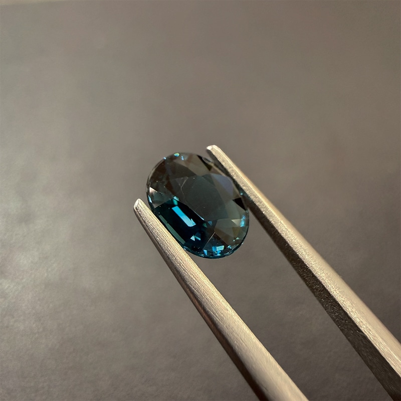10008680：インディゴライトトルマリン(日独ソ)OV8.05×6.26mm1.141ct