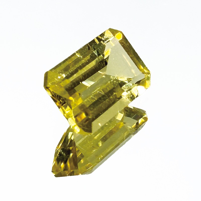 10009799：カナリートルマリン　日独ソーティング付き　　EM　6.06×4.01ｍｍ　0.574ct　