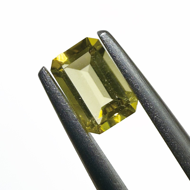 10009799：カナリートルマリン　日独ソーティング付き　　EM　6.06×4.01ｍｍ　0.574ct　