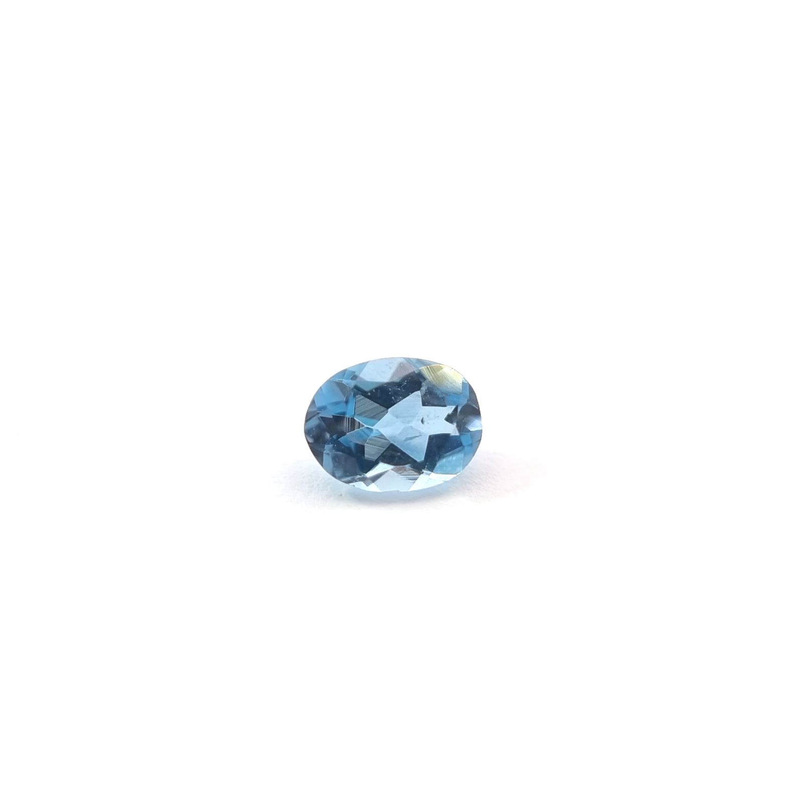 No.10007192：アクアマリン　OV 4.2×3.2ｍｍ 0.17ct