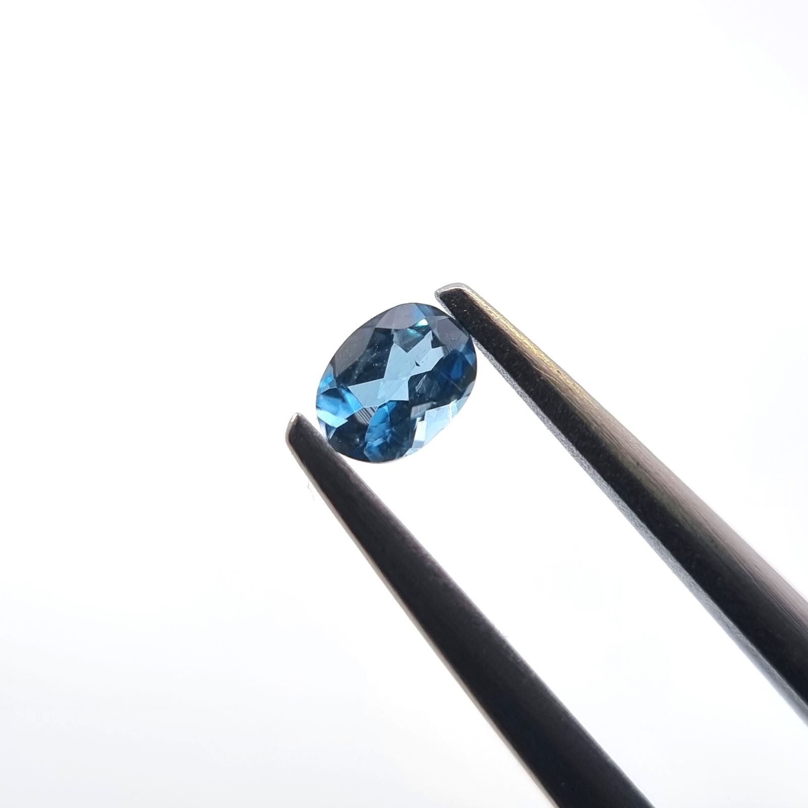 No.10007192：アクアマリン　OV 4.2×3.2ｍｍ 0.17ct