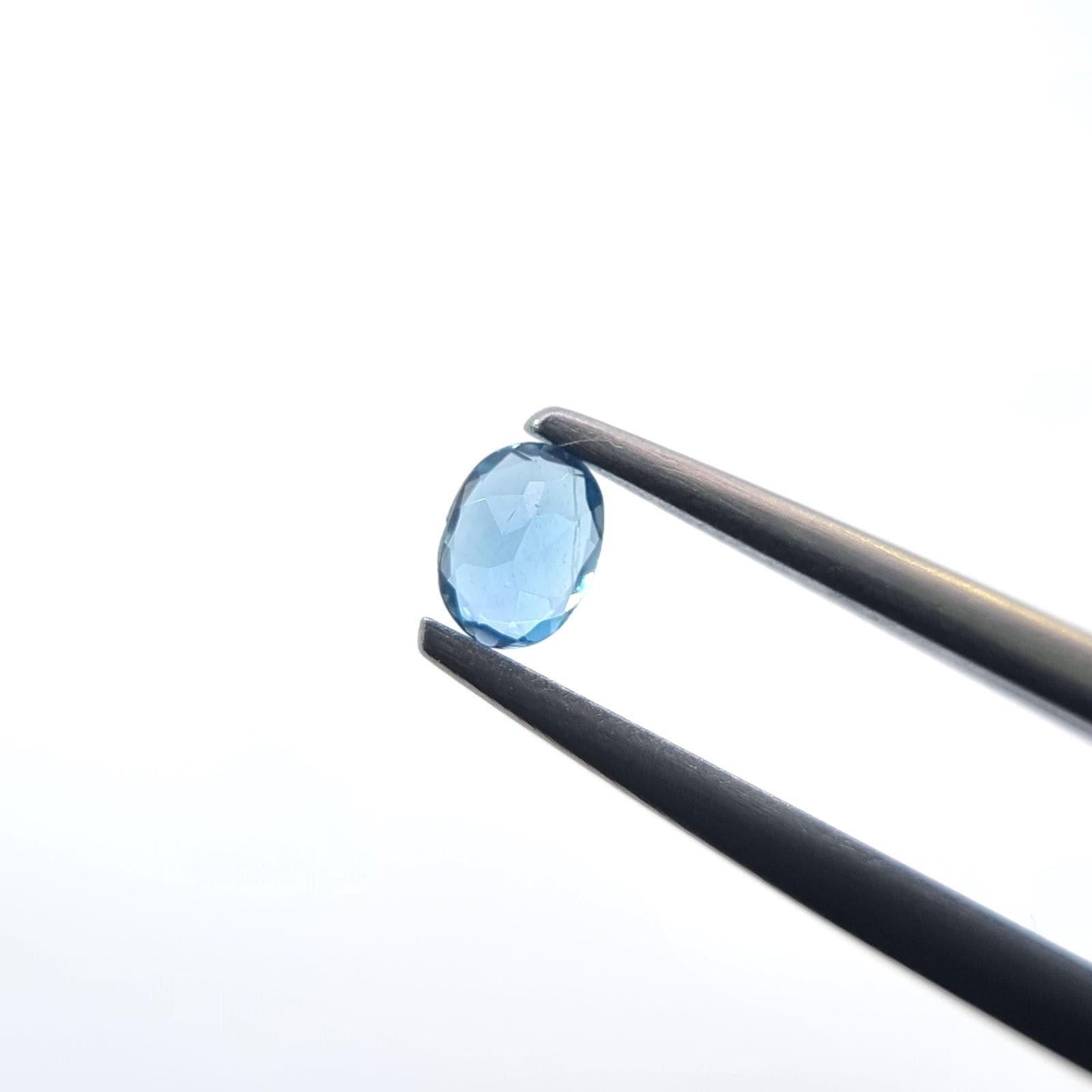 No.10007192：アクアマリン　OV 4.2×3.2ｍｍ 0.17ct