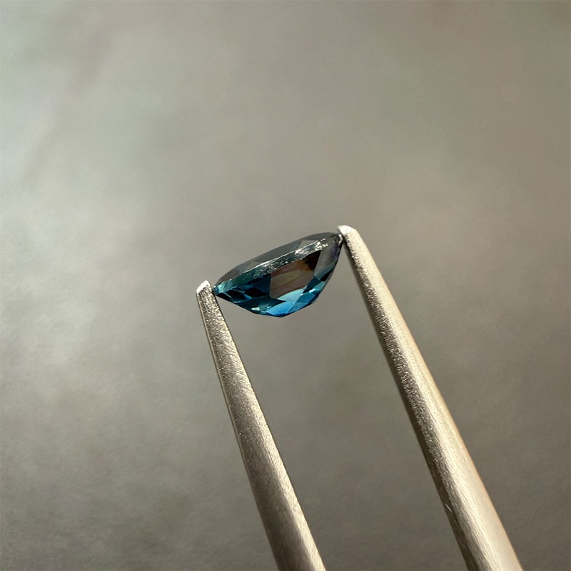 10008461：インディゴライトトルマリンOV6.0×4.1mm0.46ct
