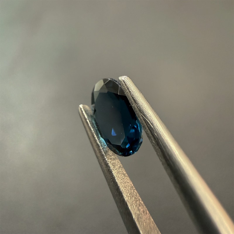 10008461：インディゴライトトルマリンOV6.0×4.1mm0.46ct
