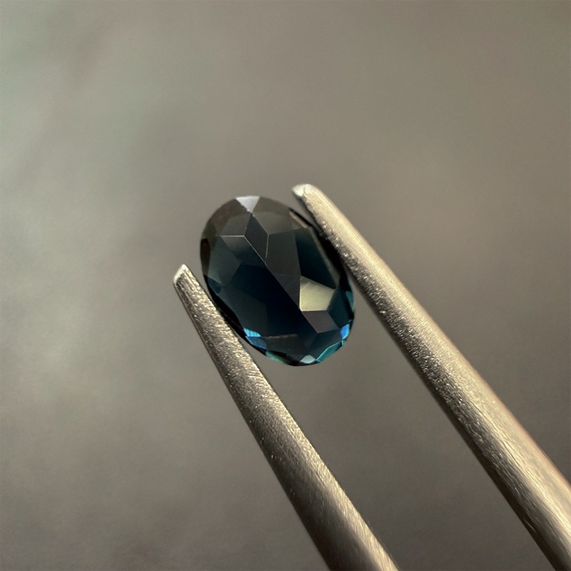 10008461：インディゴライトトルマリンOV6.0×4.1mm0.46ct