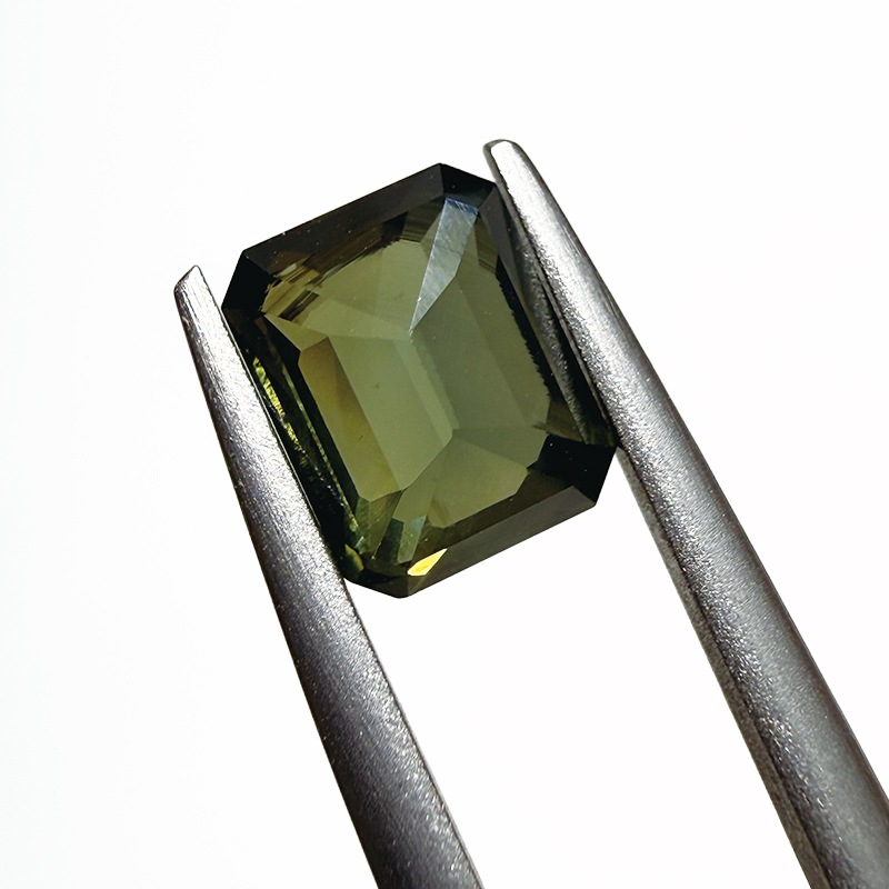 10009836:グリーンジルコン EM 7.7×6.2 2.24ct