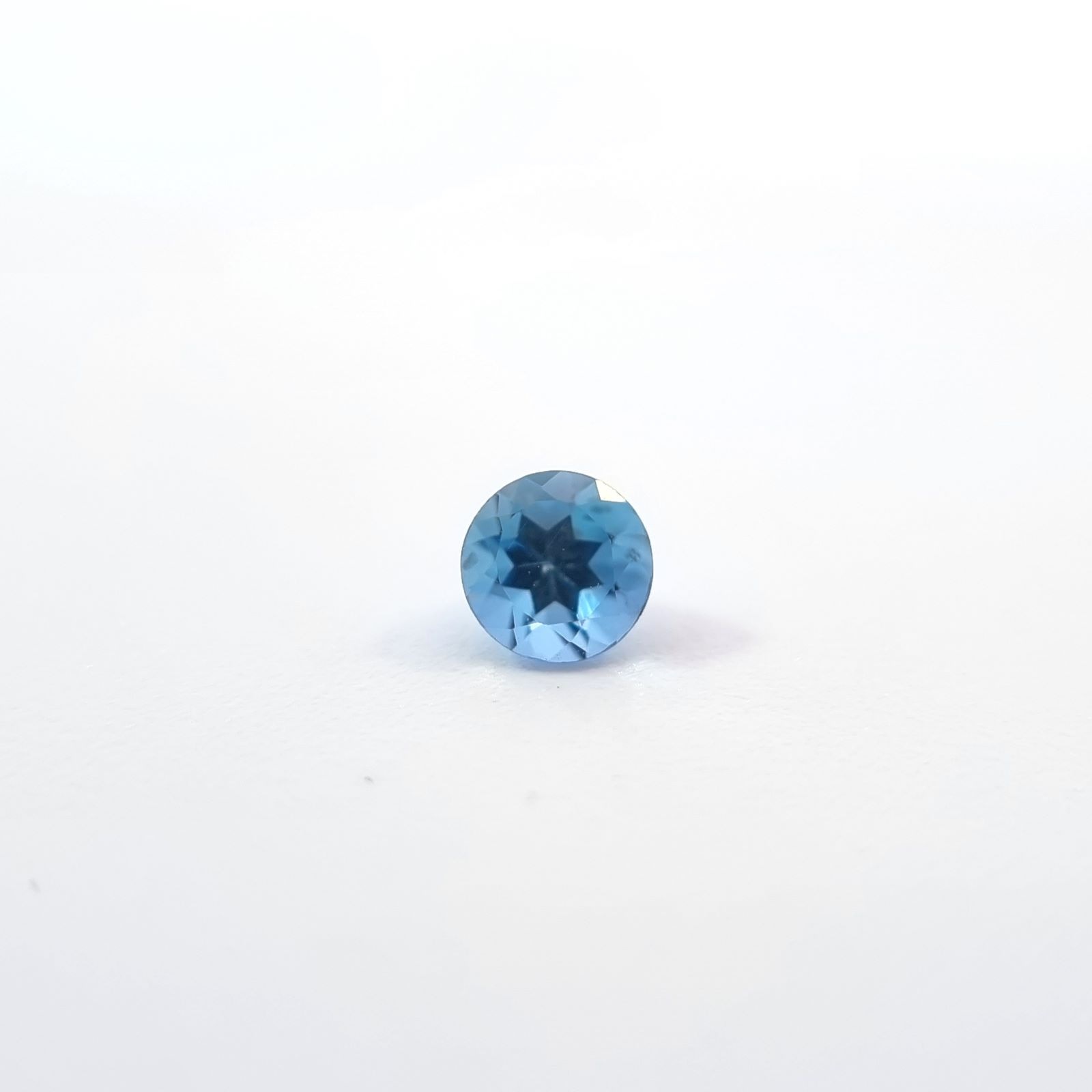 10007178：アクアマリン　RD 3.4ｍｍ 0.16ct