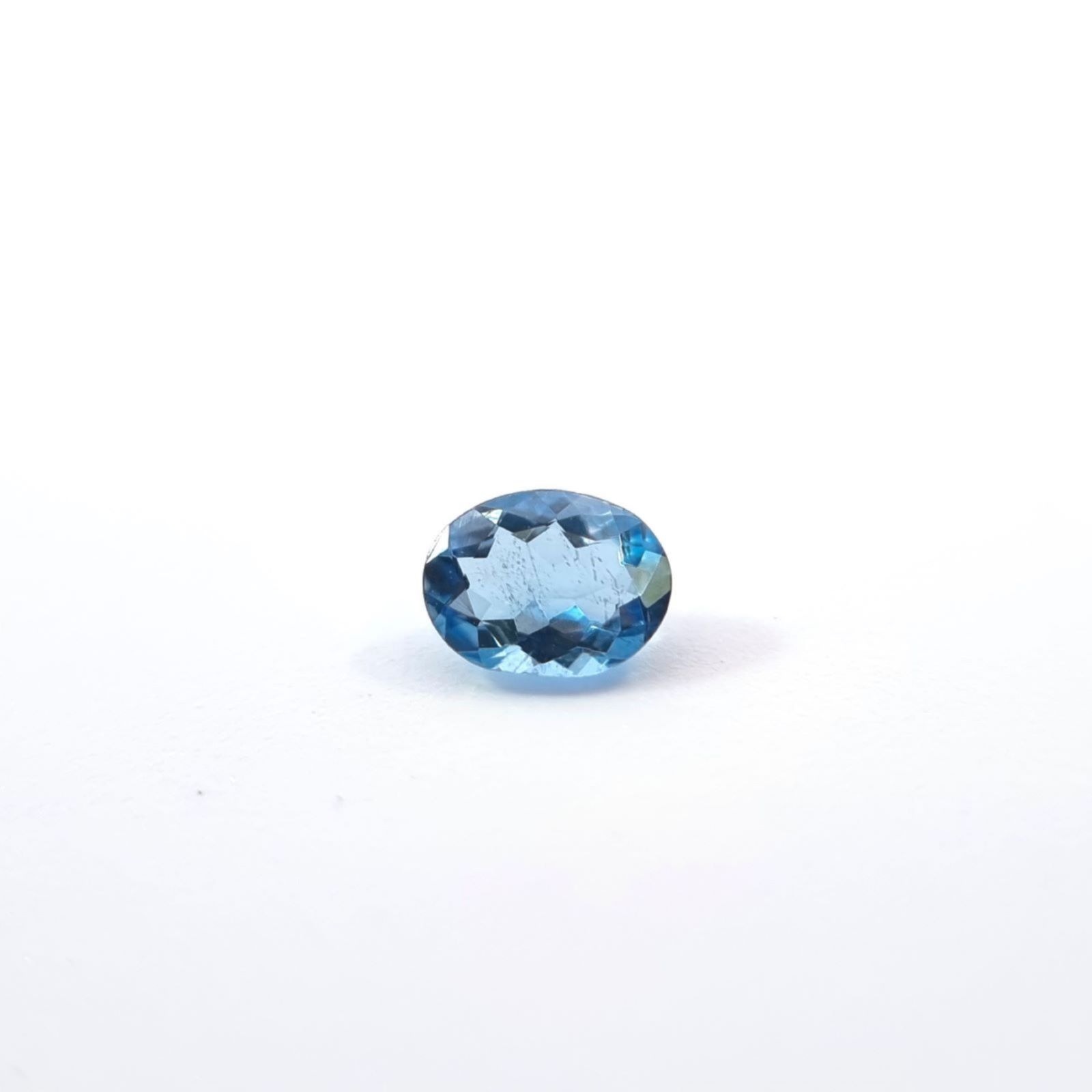 No.10007188：アクアマリン　OV 5.0×3.9ｍｍ 0.26ct