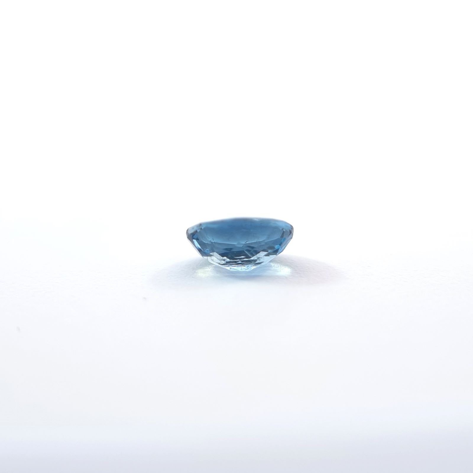 No.10007188：アクアマリン　OV 5.0×3.9ｍｍ 0.26ct