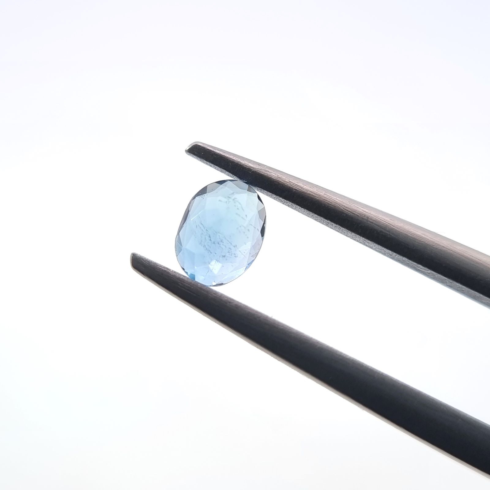 No.10007188：アクアマリン　OV 5.0×3.9ｍｍ 0.26ct