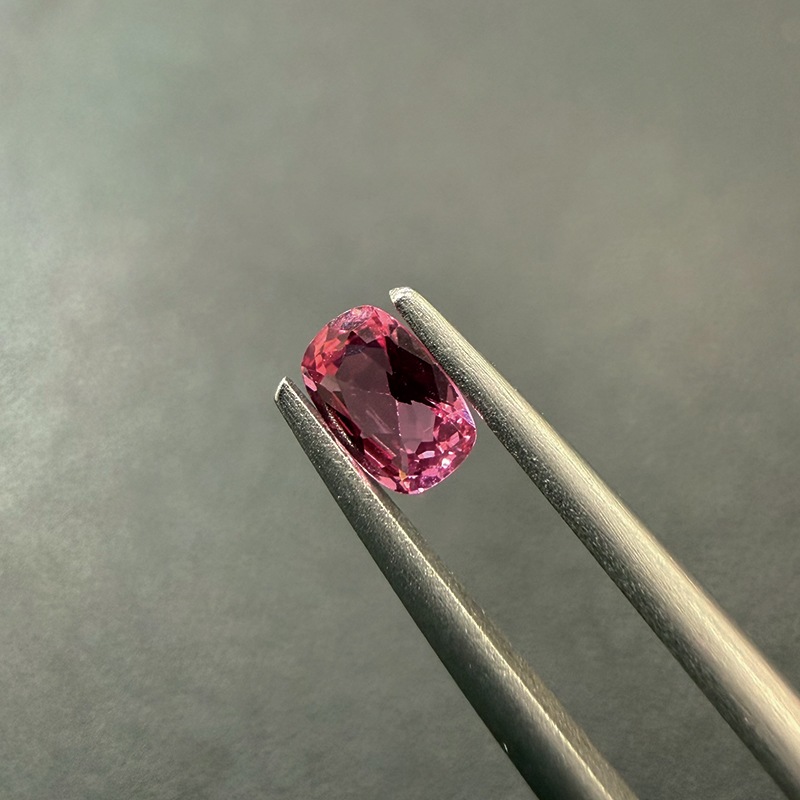 10006656:スピネル CU 5.9×4mm 0.47ct