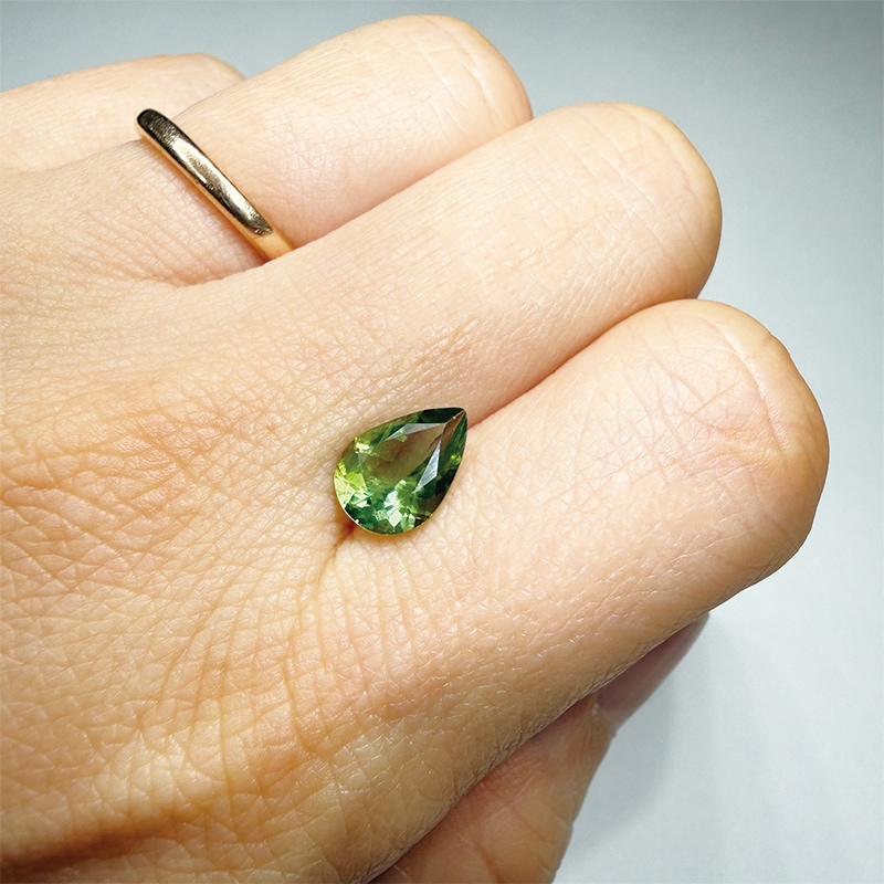 トルマリン　PS　9.3×6.8ｍｍ　1.41ct
