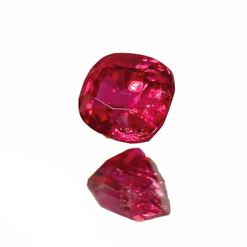10001596：スピネル　3.4×3.1ｍｍ　0.22ct