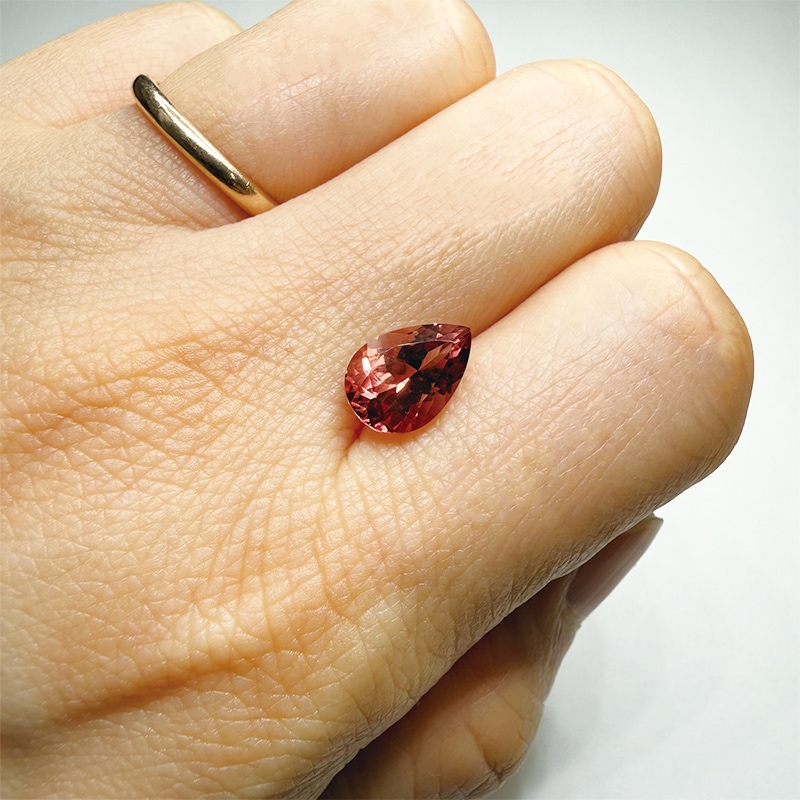 トルマリン　PS　9.8×6.9ｍｍ　2.03ct