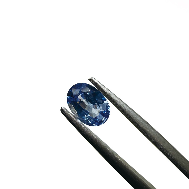 ブルーサファイア　OV　7.1×5.1ｍｍ　0.87ct