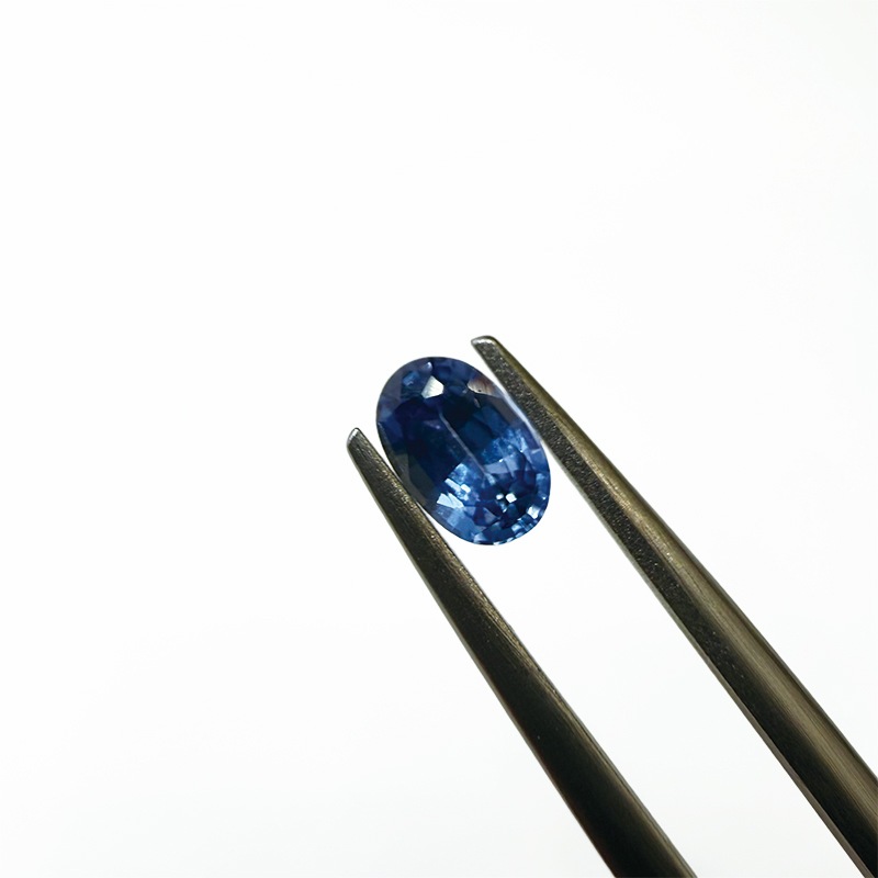 10008157：サファイア OV6.4×4.2mm 0.72ct
