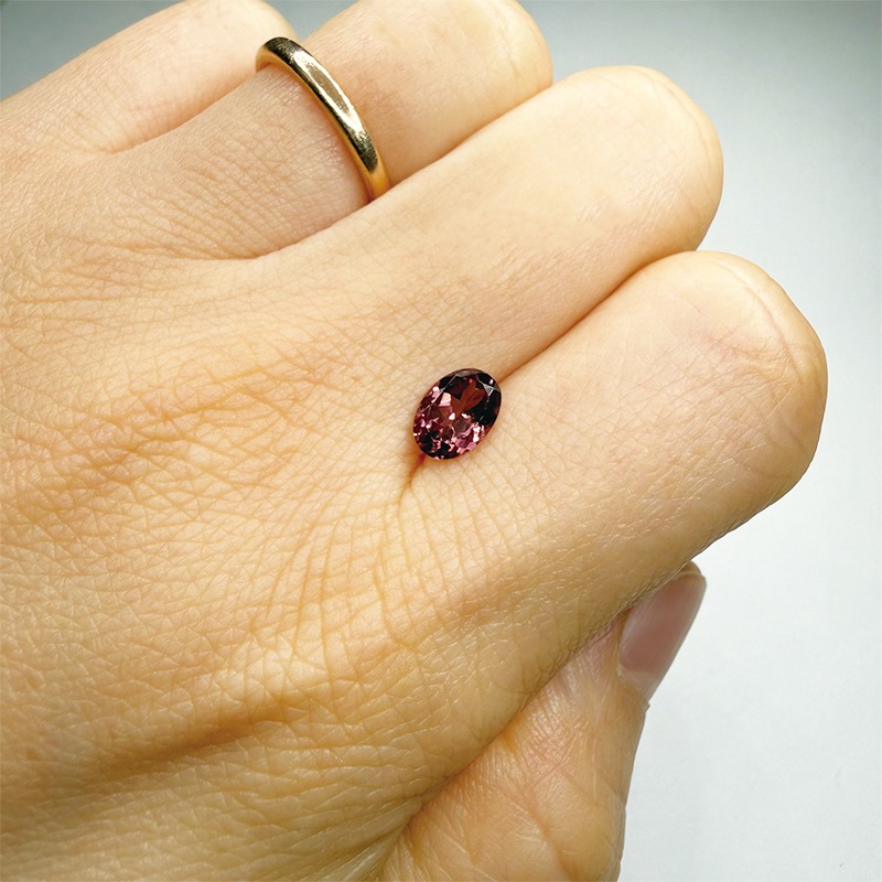 ガーネット　OV　7×5ｍｍ　0.95ct