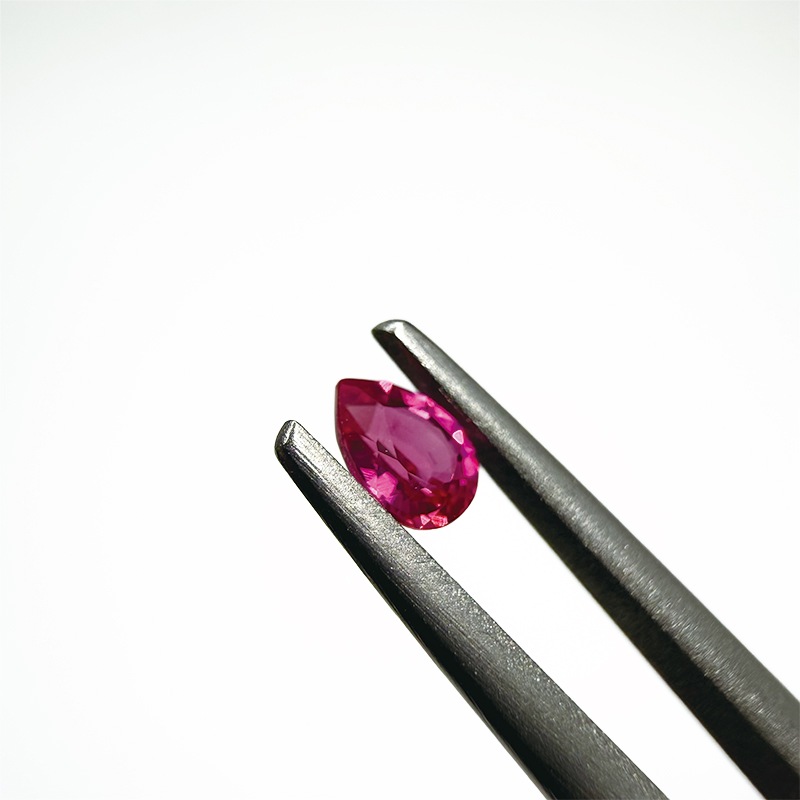 10005151：ビルマ産ルビー PS4.0×3.0mm 0.18ct