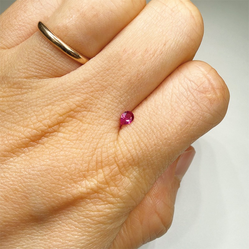 10005151：ビルマ産ルビー PS4.0×3.0mm 0.18ct