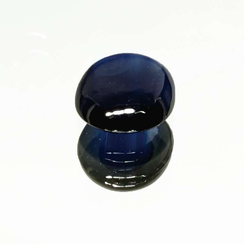 10009770：サファイア OVカボション 6.9×5.1mm 0.96ct