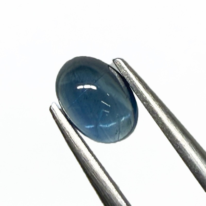 10009771：サファイア OVCAB 7.0×5.0mm 1.21ct