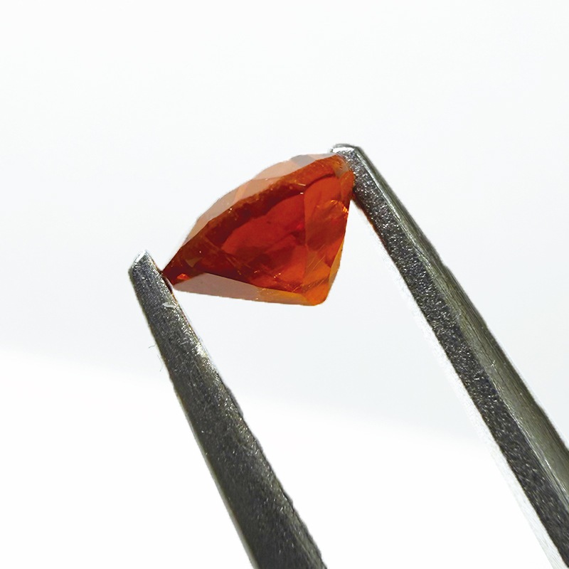 10009769：スペサルティンガーネットHT5.2ｍｍ0.70ct