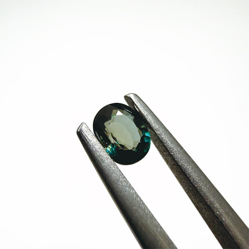 10008950：グランディディエライト OV4.2×3.3mm 0.23ct