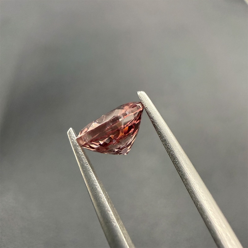 10008872:マラヤガーネット(日独ソーティング付き) RD7.47×7.58mm 2.048ct
