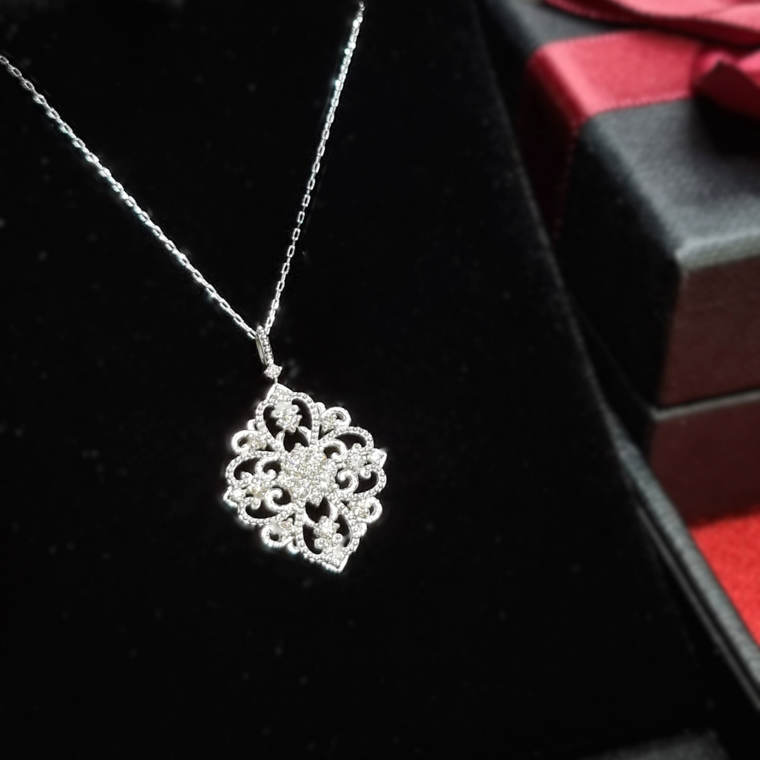 さ*な様 PT950 ダイヤモンドペンダントネックレス ウインターリミテッド20 さ*な様 PT950 ダイヤモンドペンダントネックレス ウインター