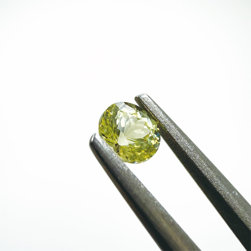 マリガーネット OV 4.1×3.7mm 0.32ct