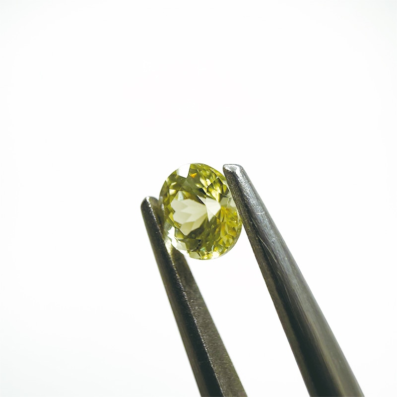 マリガーネット OV 4.1×3.7mm 0.32ct
