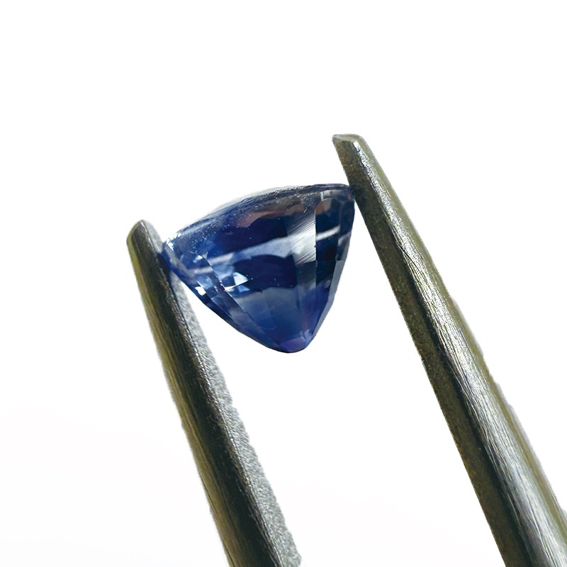 10009803：ブルーサファイアOV4.9×3.8ｍｍ0.57ct