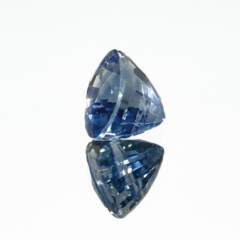10009803：ブルーサファイアOV4.9×3.8ｍｍ0.57ct