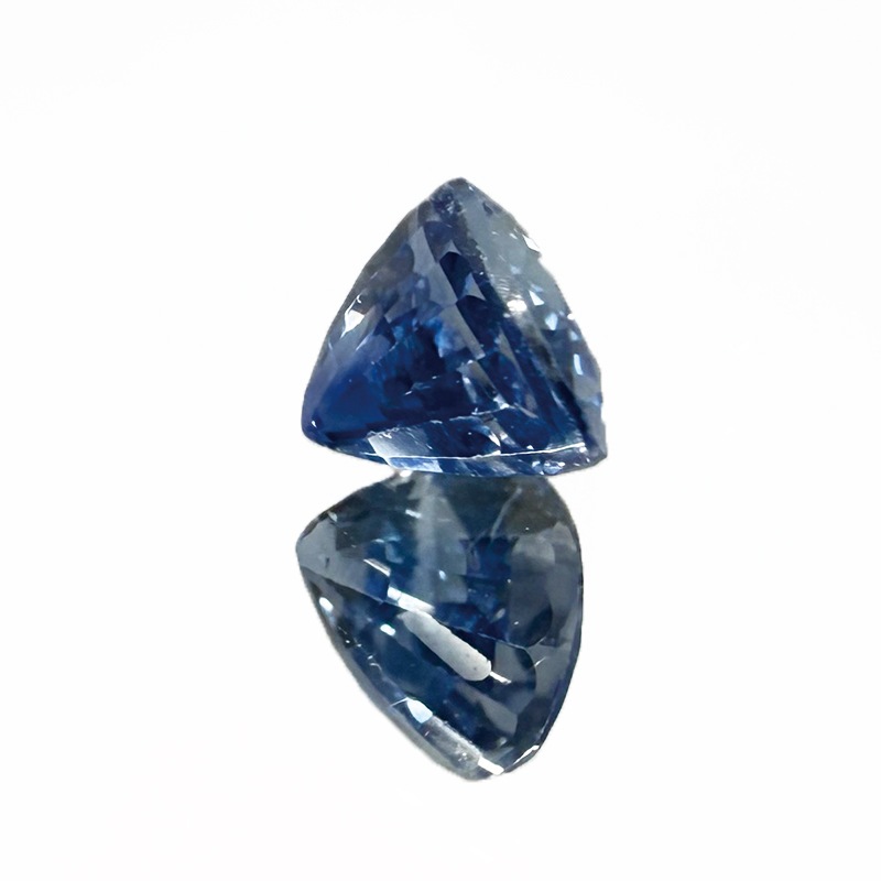10009803：ブルーサファイアOV4.9×3.8ｍｍ0.57ct