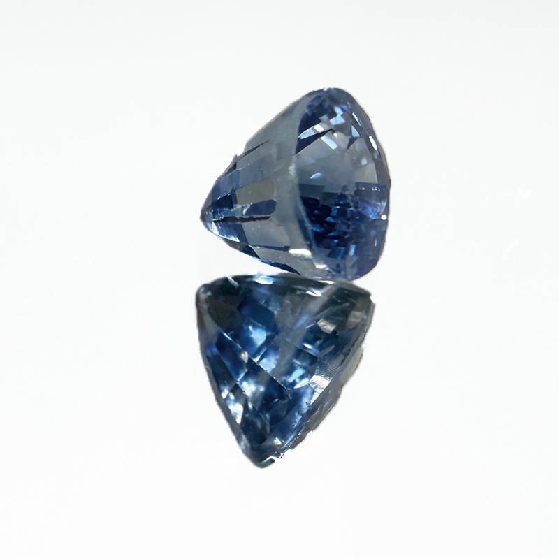 10009803：ブルーサファイアOV4.9×3.8ｍｍ0.57ct