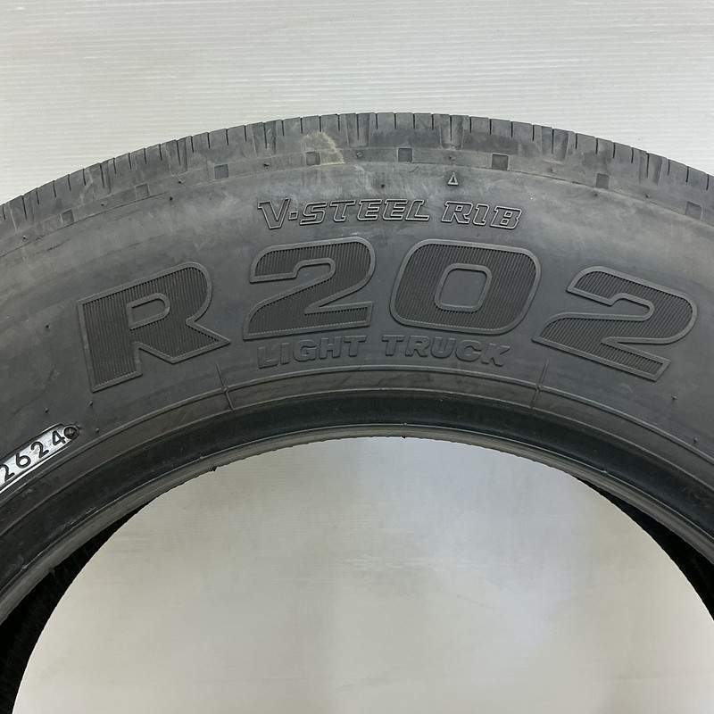 中古 205/70R17.5 115/113L ブリヂストン R202 夏タイヤ トラック用 4