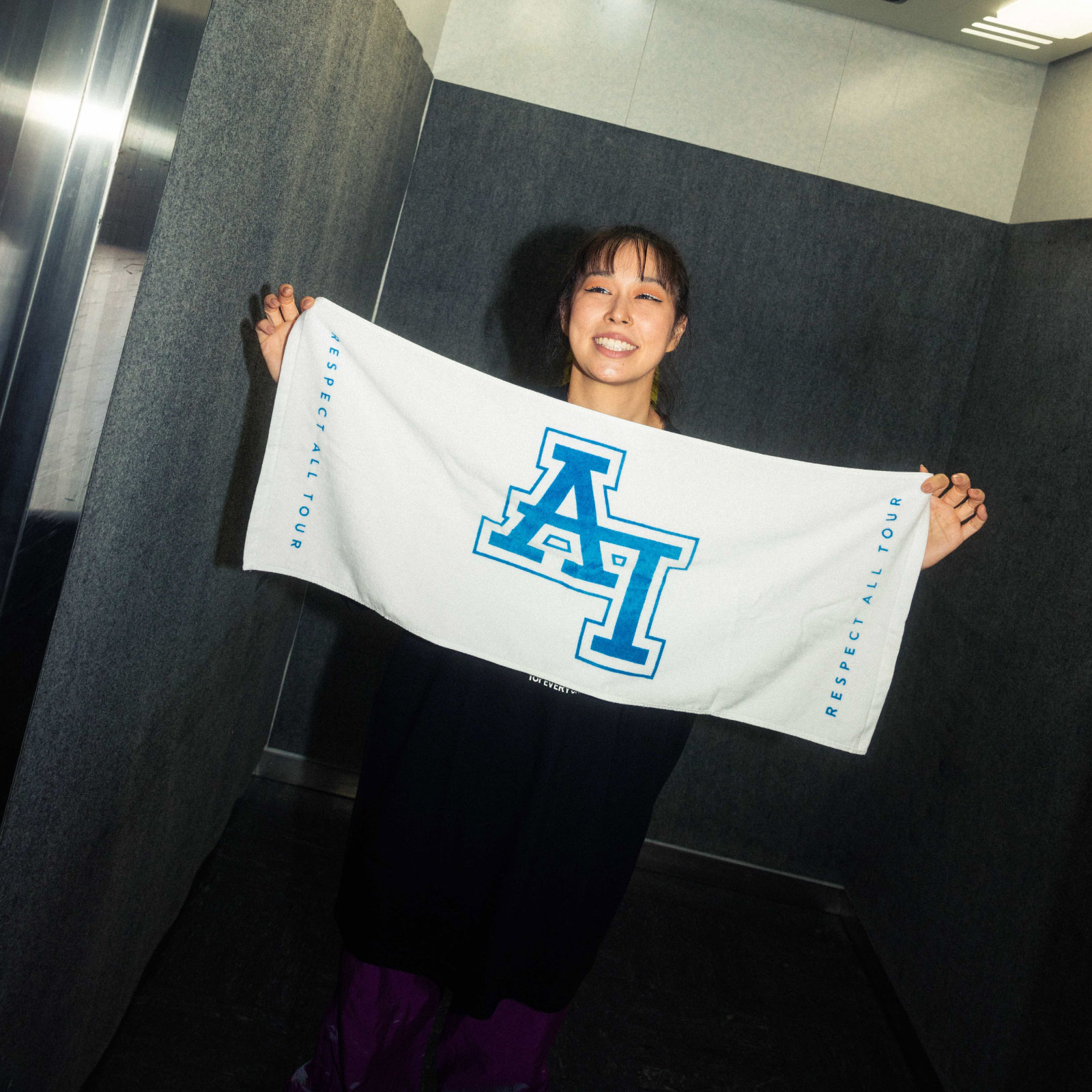 AI ロゴタオル (ホワイト)