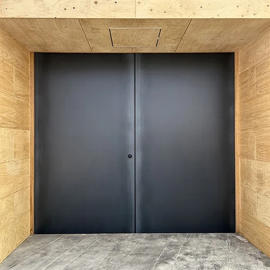 黒皮鉄シート1,240×2,440mm