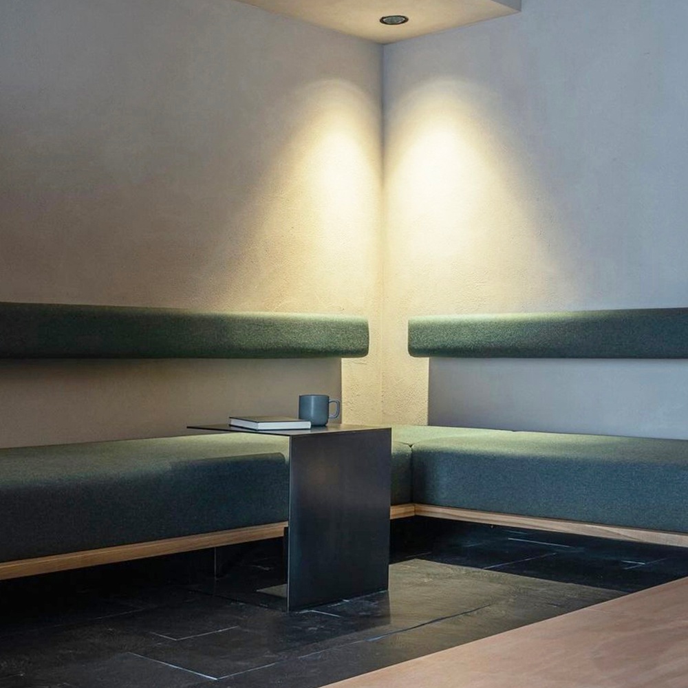 コの字型サイドテーブル